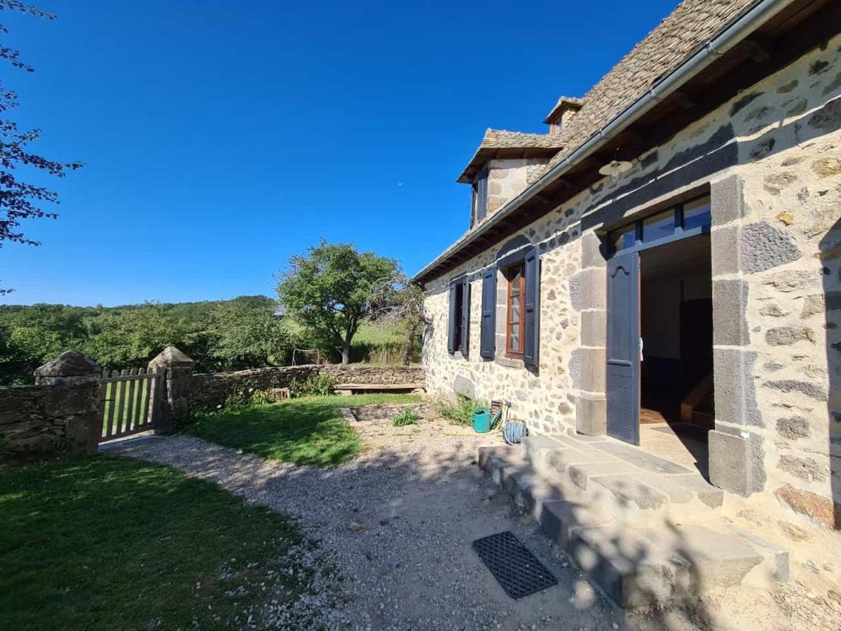 Maison typique Auvergnate, piscine et four à pain Saint-Christophe-Les-Gorges Extérieur photo